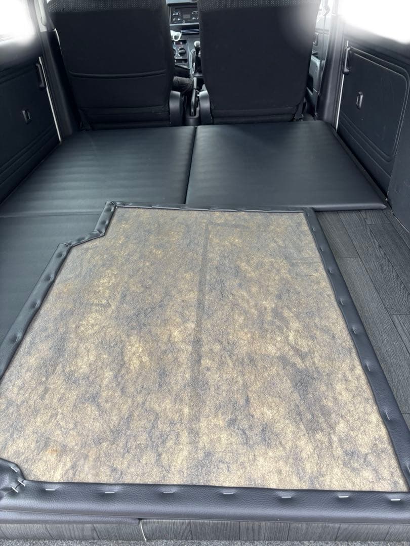 ダイハツ　ハイゼットカーゴ／ピクシスバン　多目的フロアマット ブラック 合成皮革
