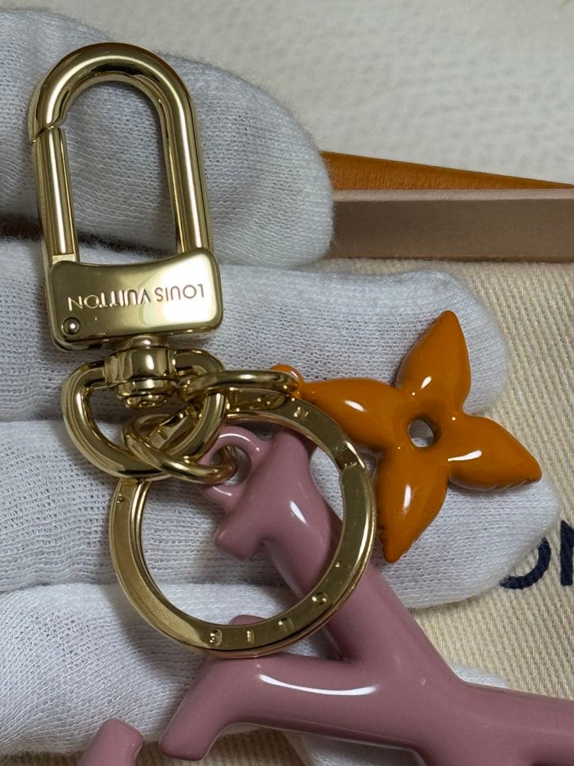 ルイヴィトン キーホルダー LV ポップ フラワー