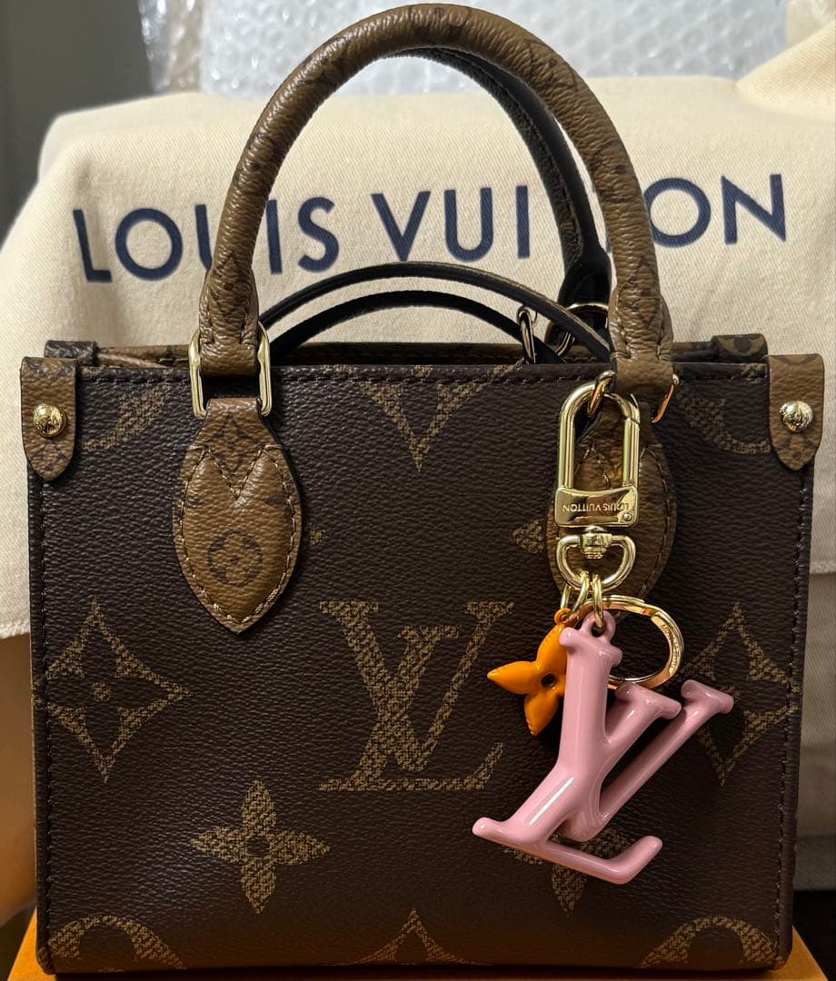 ルイヴィトン キーホルダー LV ポップ フラワー