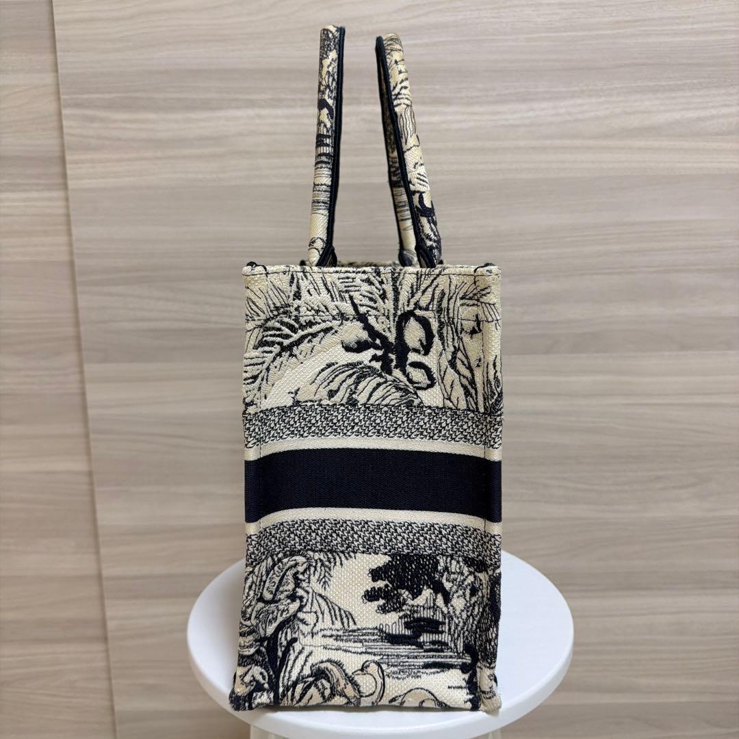 【みるみるちゃん】DIOR ディオール ブックトート ミディアム
