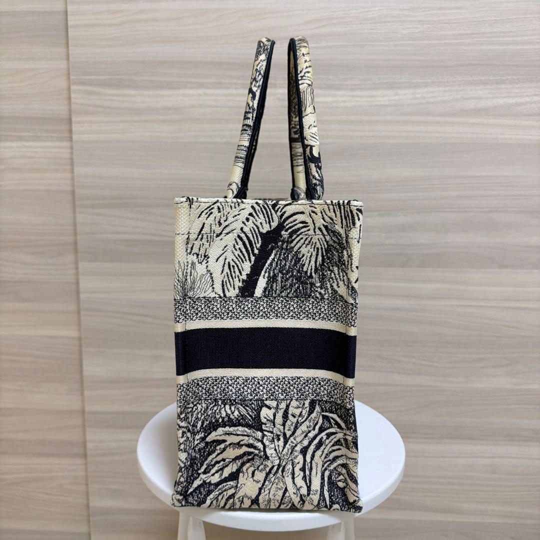 【みるみるちゃん】DIOR ディオール ブックトート ミディアム