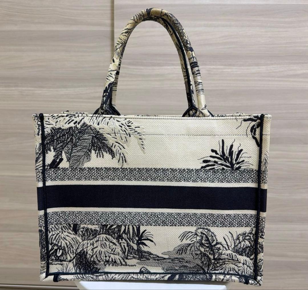 【みるみるちゃん】DIOR ディオール ブックトート ミディアム