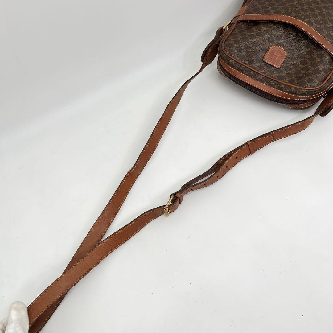 CELINE ショルダーバッグ 斜めがけ マカダム柄 トリオンフ 男女可能