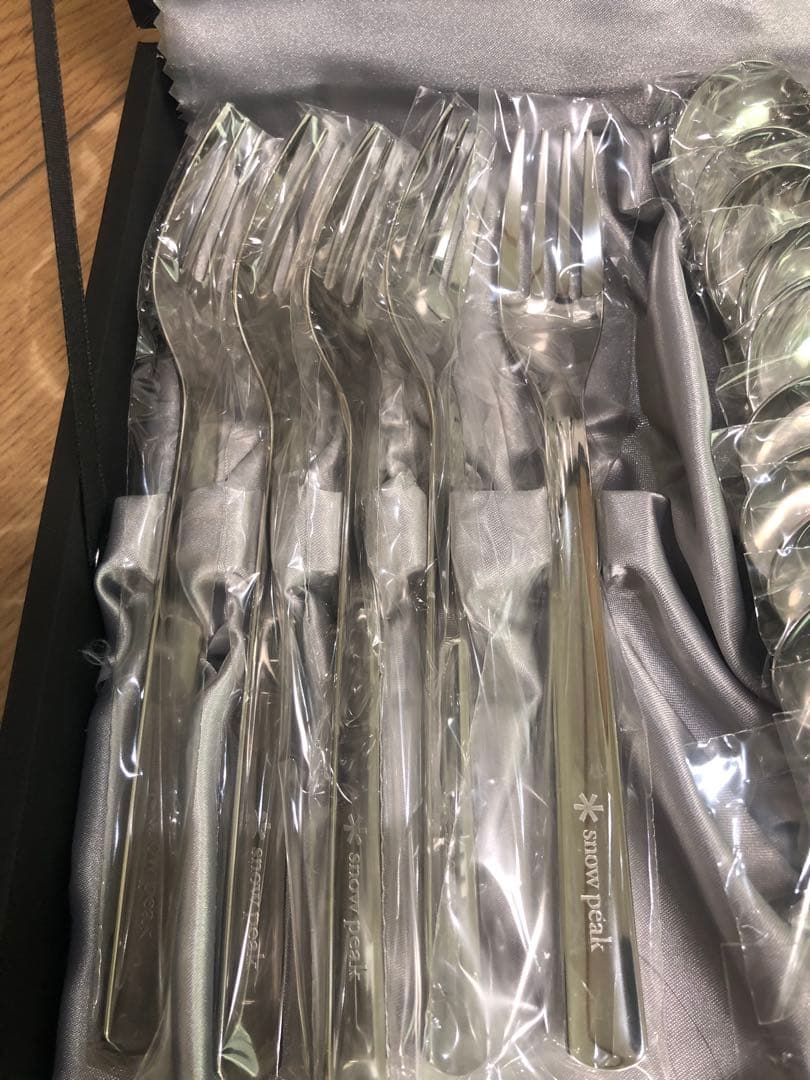  peak カトラリー　スノーピーク　株式　上場記念　東証　株主　燕三条