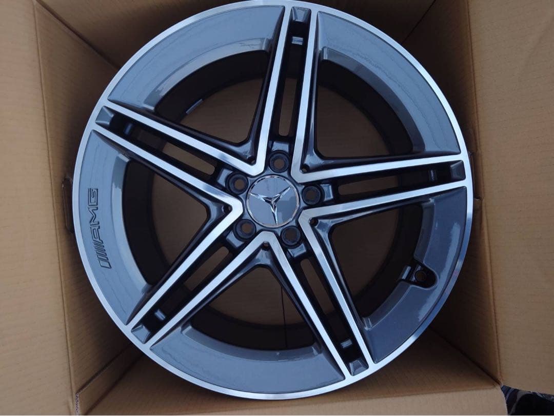 メルセデスベンツ　C118　CLAクラス　CLA45SAMG純正