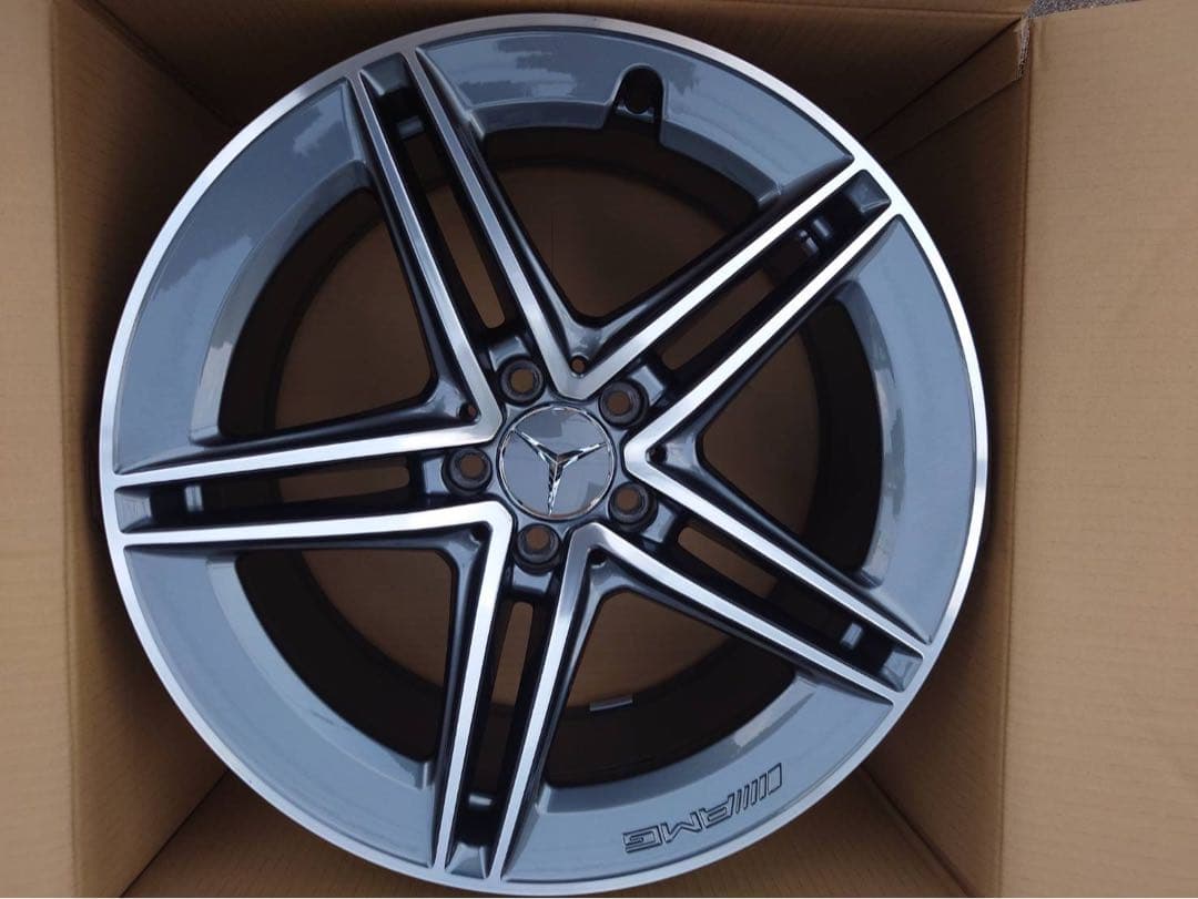 メルセデスベンツ　C118　CLAクラス　CLA45SAMG純正