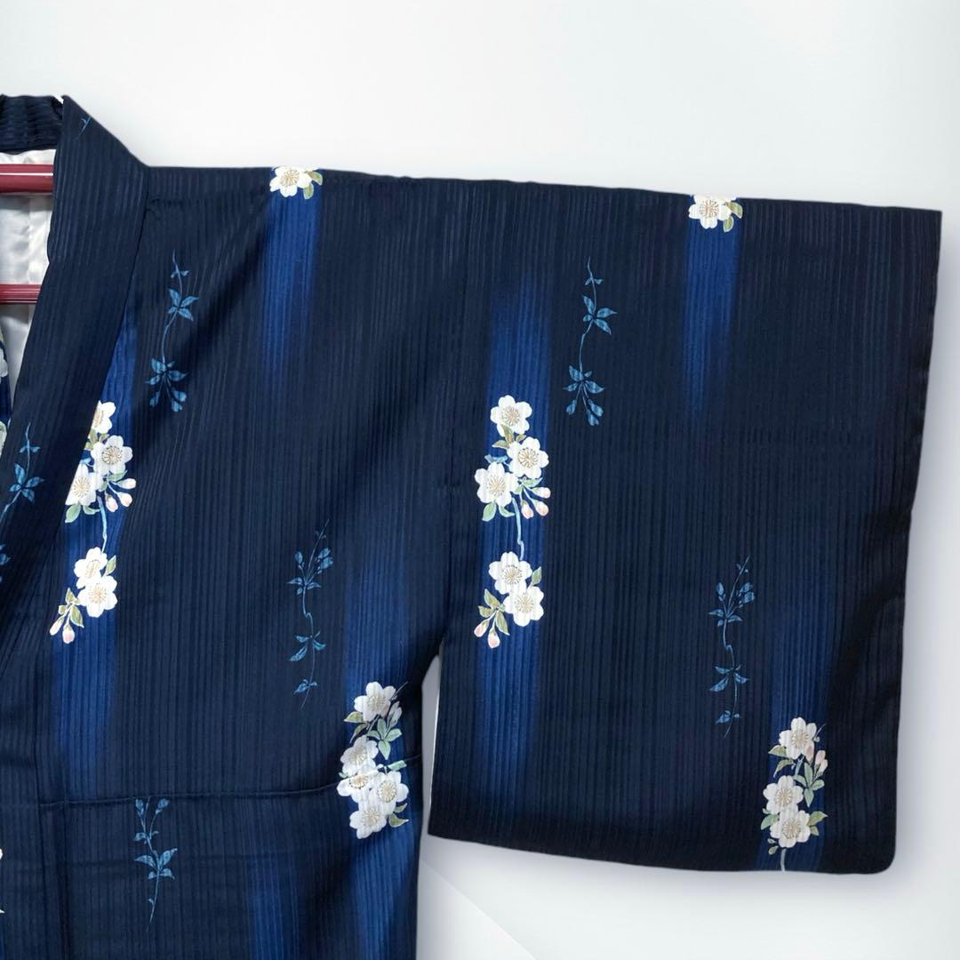 【良品✨】東レシルック　洗える着物　小紋　濃紺色　桜模様　手縫い仕立て　幅広B7