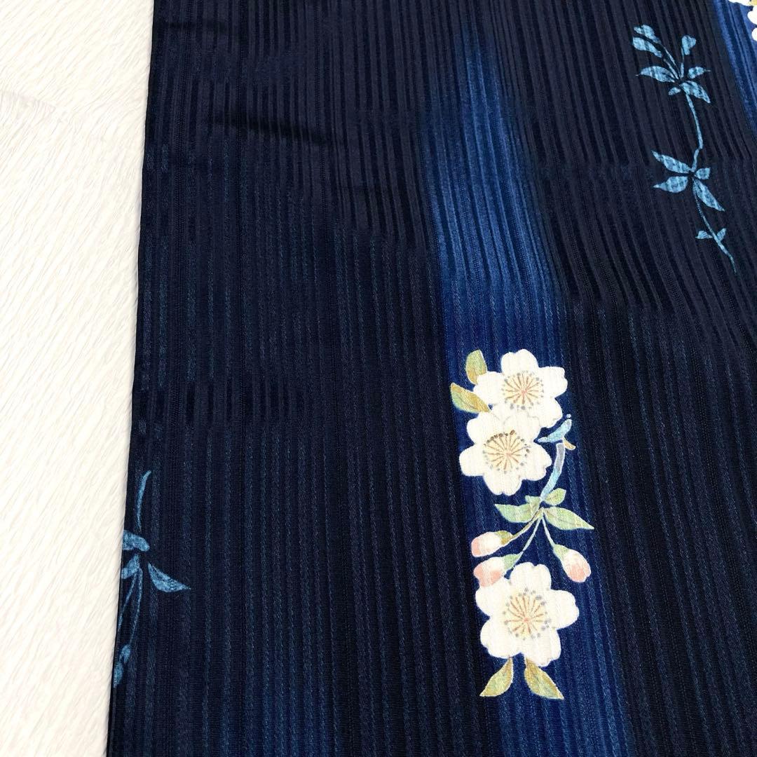 【良品✨】東レシルック　洗える着物　小紋　濃紺色　桜模様　手縫い仕立て　幅広B7