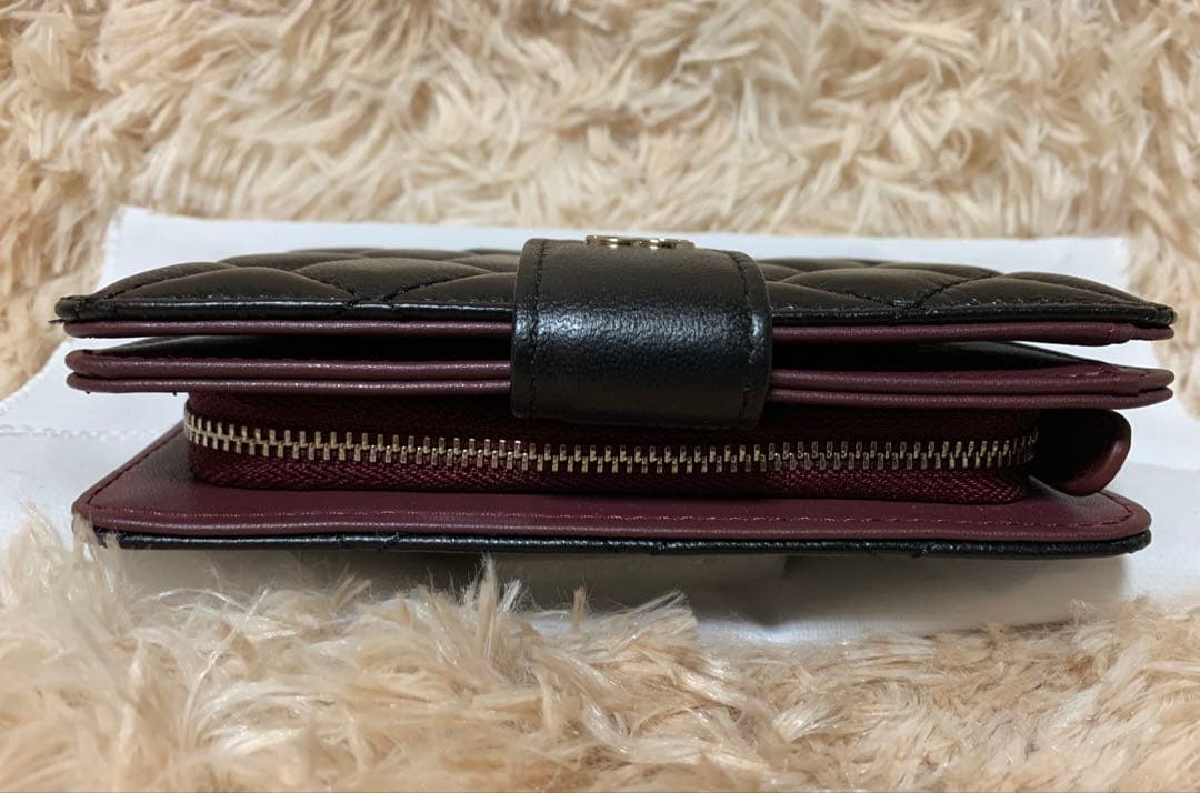 ノベルティCHANEL二つ折り財布