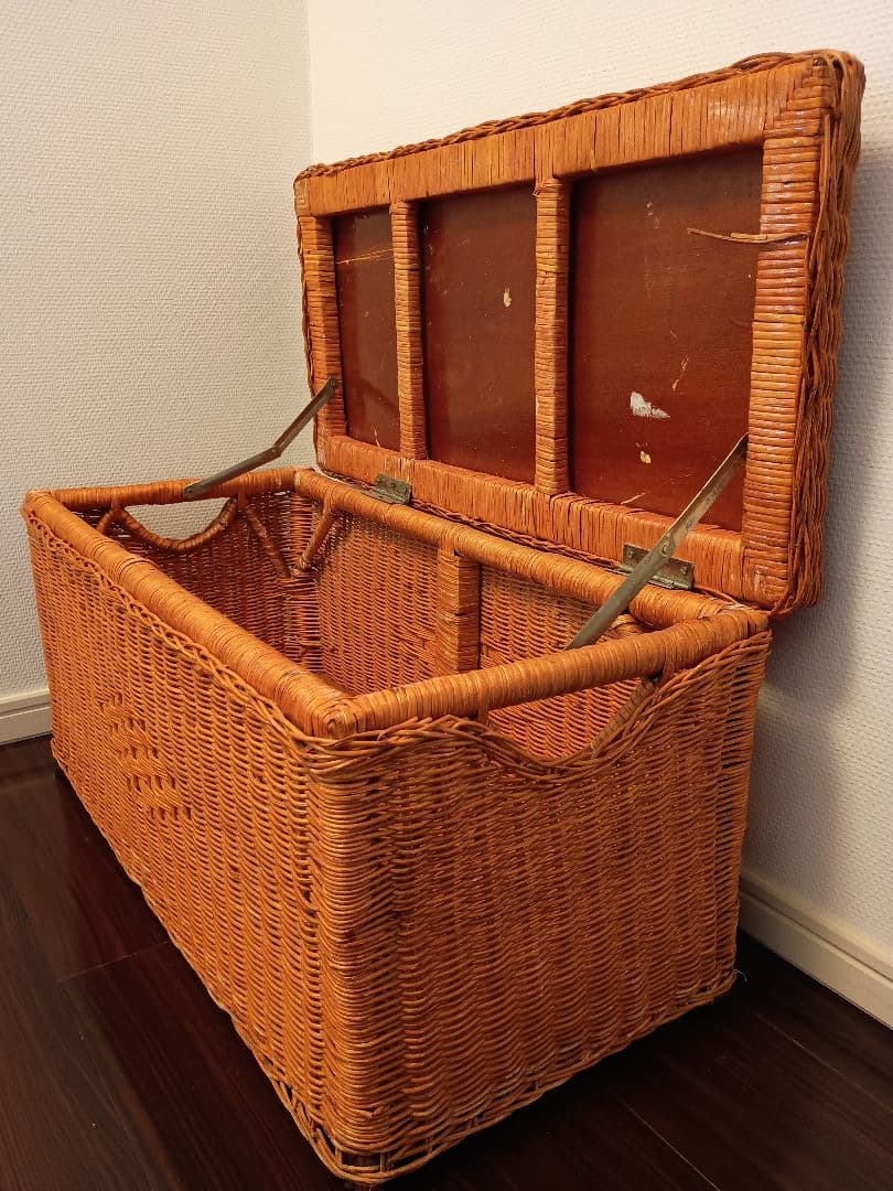 籐　座れる収納　アンティーク