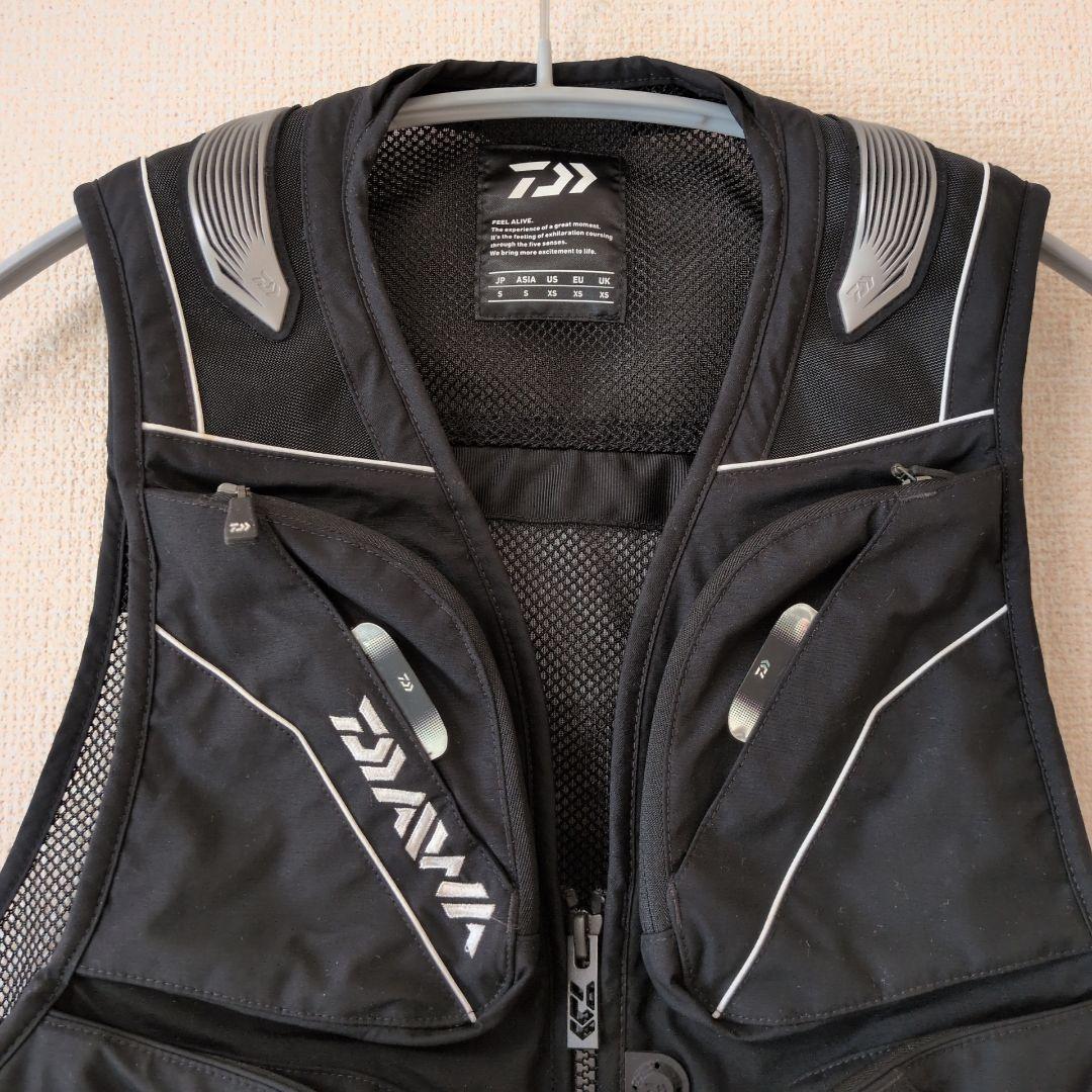 【ほぼ未使用】DAIWA　ダイワ　フィッシングベスト DV-3021 黒　 S