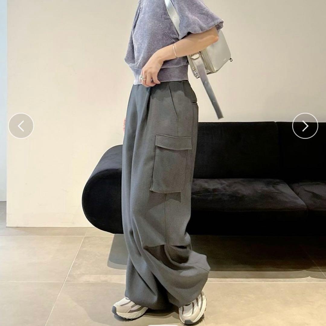 emmi / タックドロストフォルムカーゴパンツ