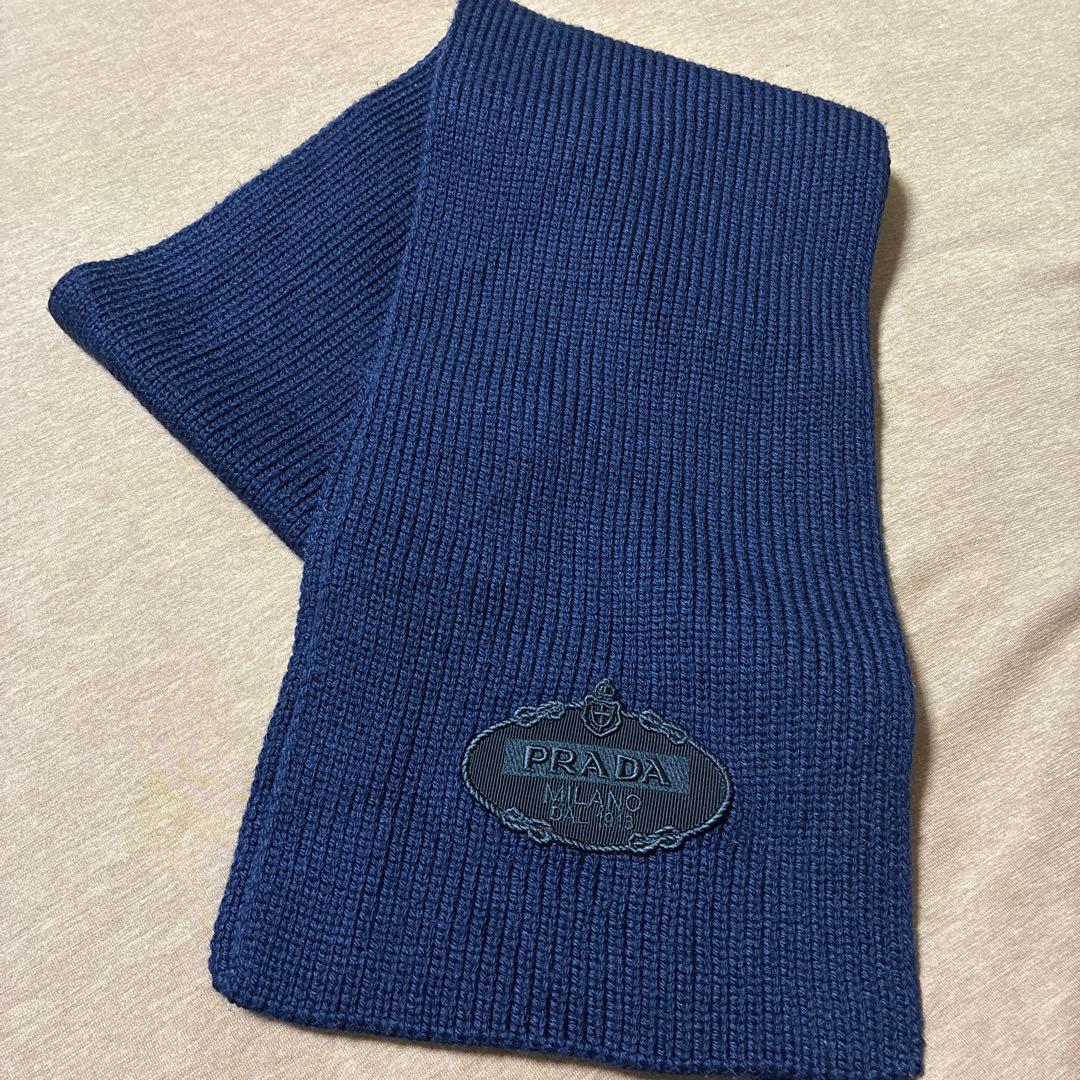 週末値下げ欲しいPRADA マフラー　ネイビー