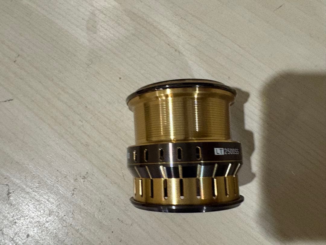 ★☆ダイワ SLPW EX LT 2500SS スプール 新品同様