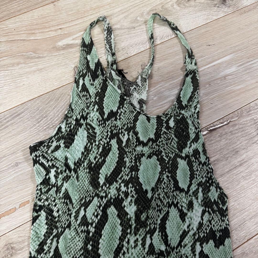 L.G.B ルグランブルー ヘビ柄グリーンタンクトップ