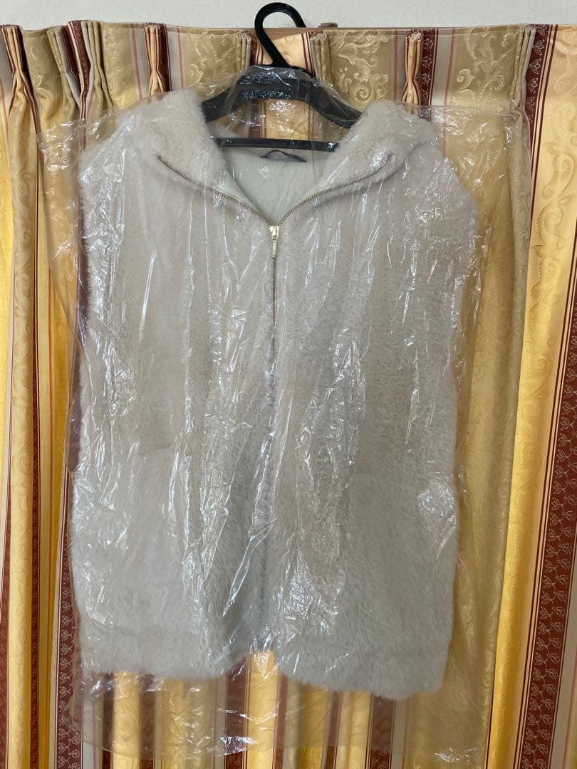 CADUNE フェザー接結ベスト