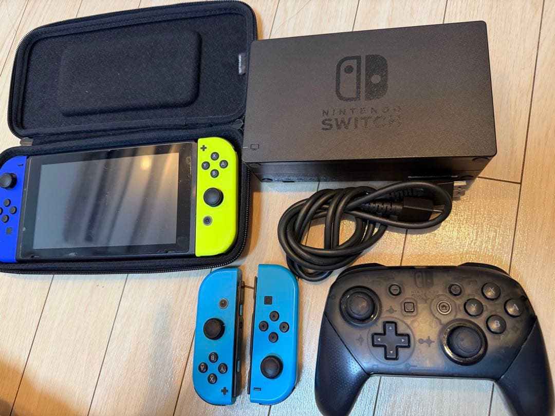 Nintendo Switch 本体 プロコン、Joy-Con付き‼️