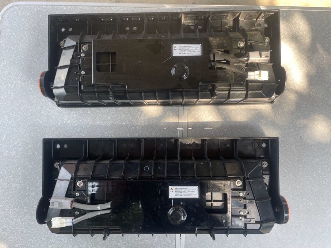 トラックテールランプ 小糸製220-11075 2個セット