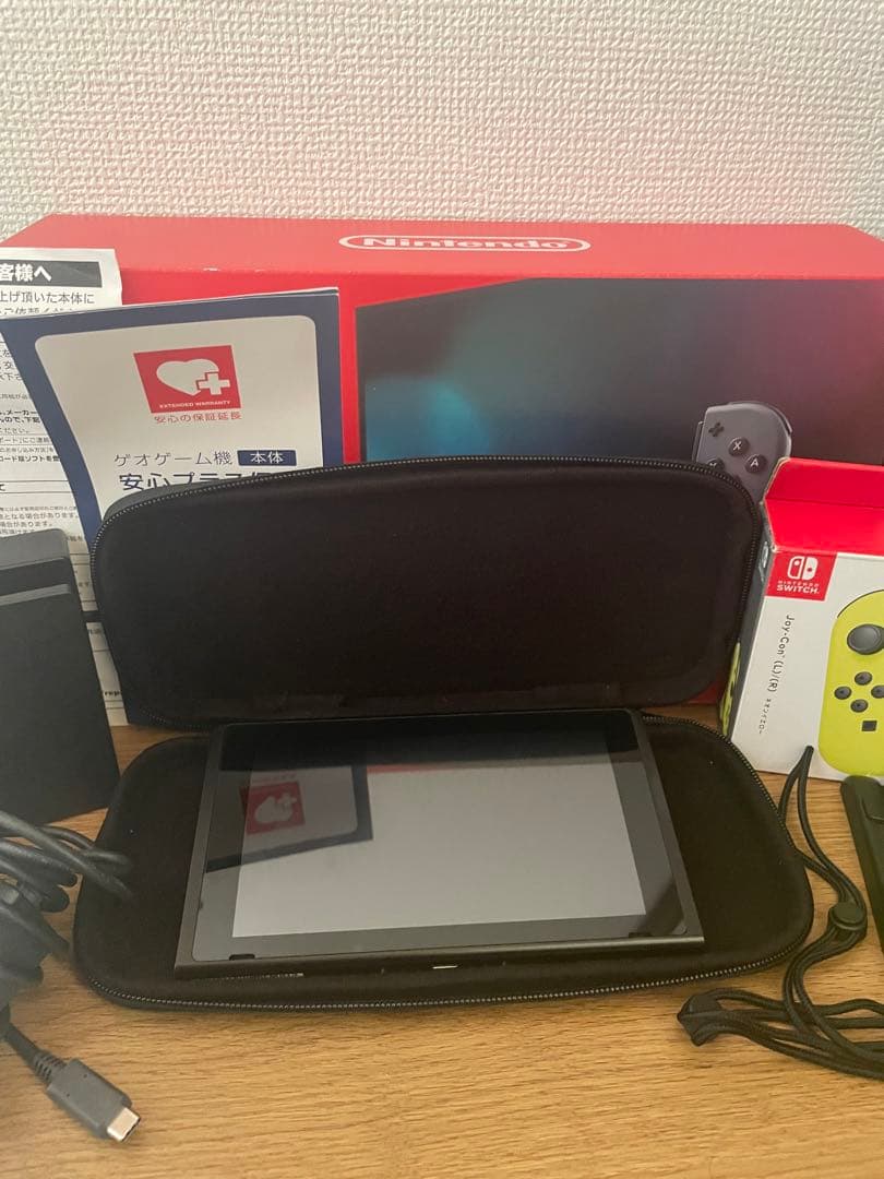 <早い者勝ち> ニンテンドーSwitch本体、ジョイコン、カバー