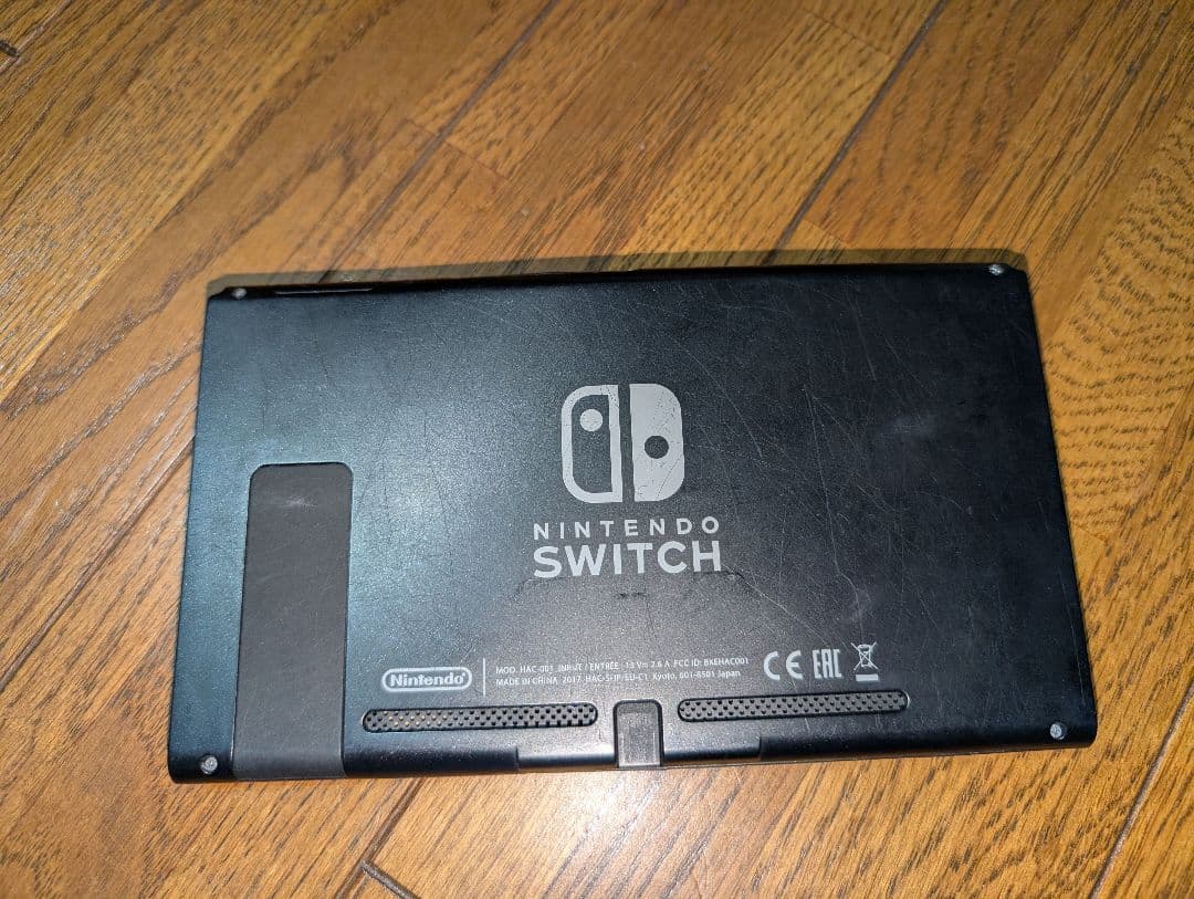 ジャンク品です。Nintendo Switch 本体 ジョイコン付き