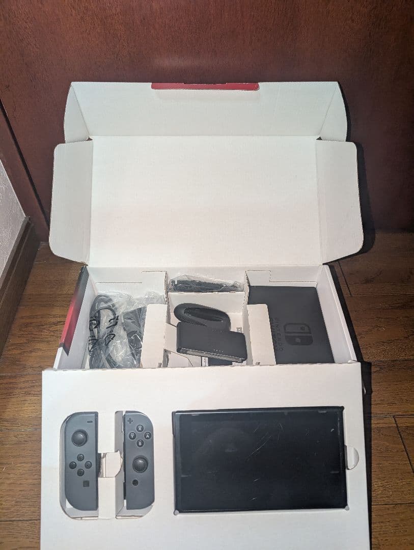 ジャンク品です。Nintendo Switch 本体 ジョイコン付き