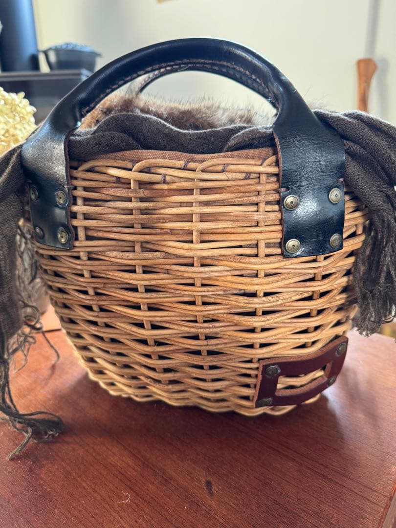 専用eb.a.gos エバゴス ブライドルシリーズ ラビットファー２本編みバッグ