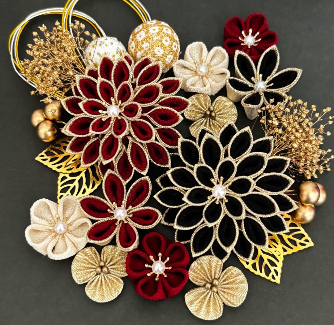 つまみ細工　髪飾り　濃いエンジ　黒　ゴールド