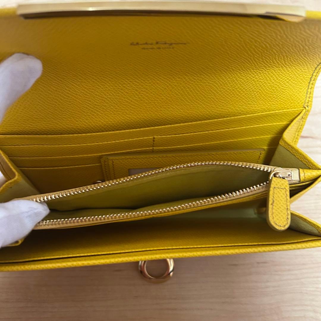 フェラガモ　長財布　イエロー
