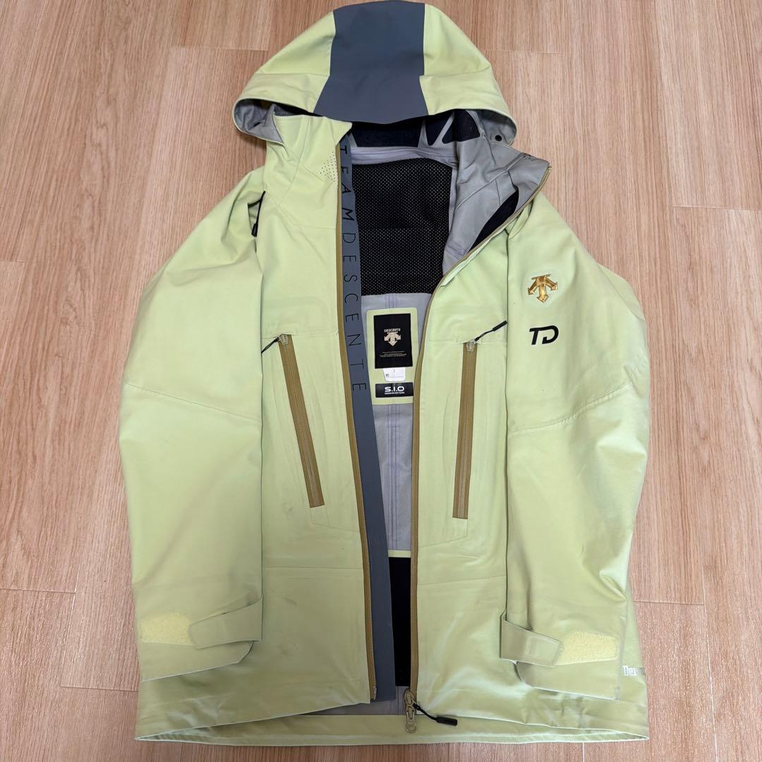 DESCENTEスキーウエアー 上Lサイズ　下Oサイズ