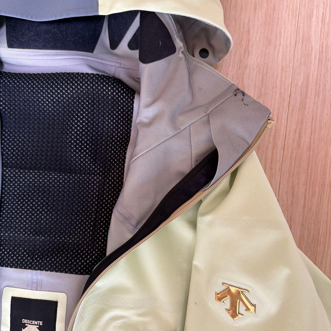 DESCENTEスキーウエアー 上Lサイズ　下Oサイズ