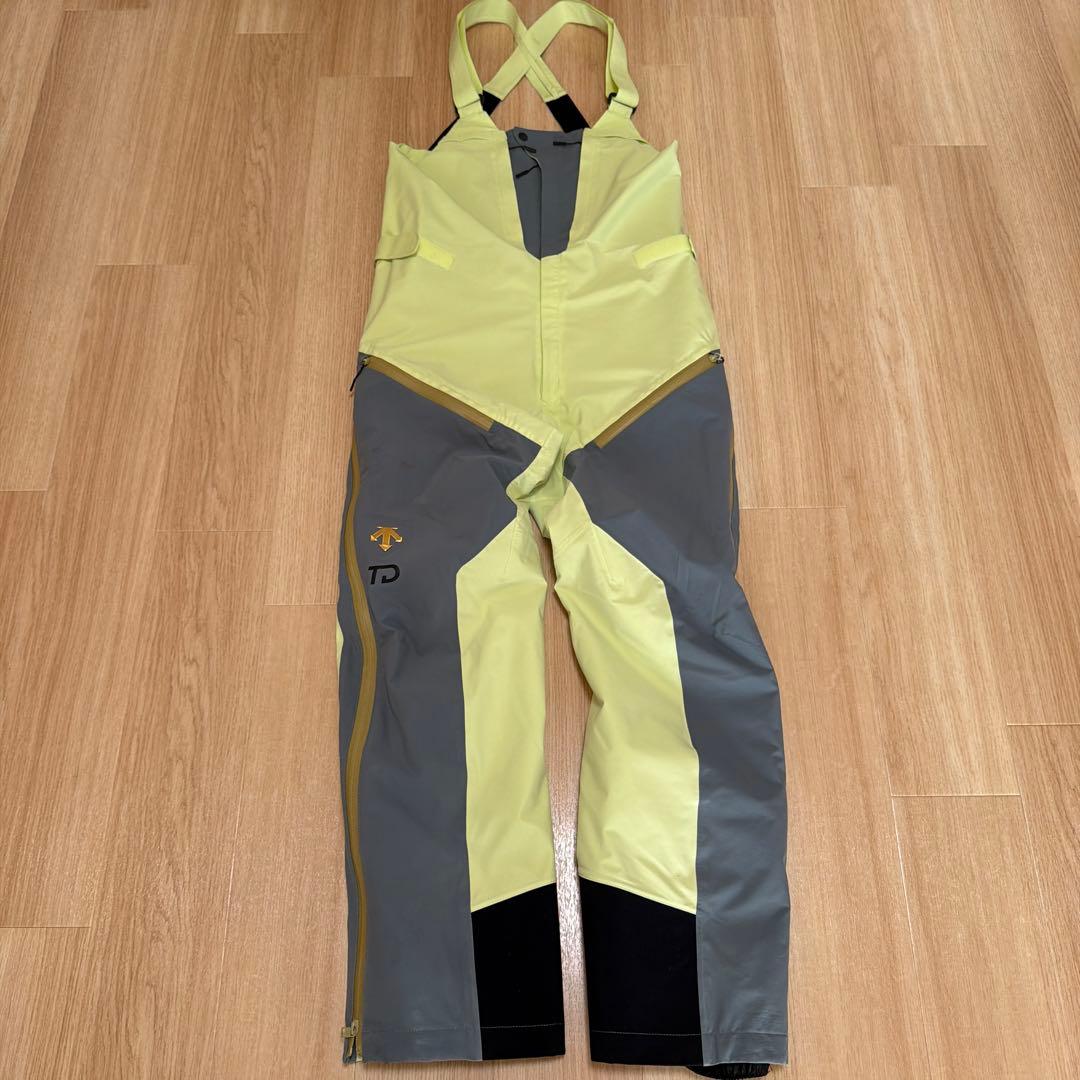 DESCENTEスキーウエアー 上Lサイズ　下Oサイズ