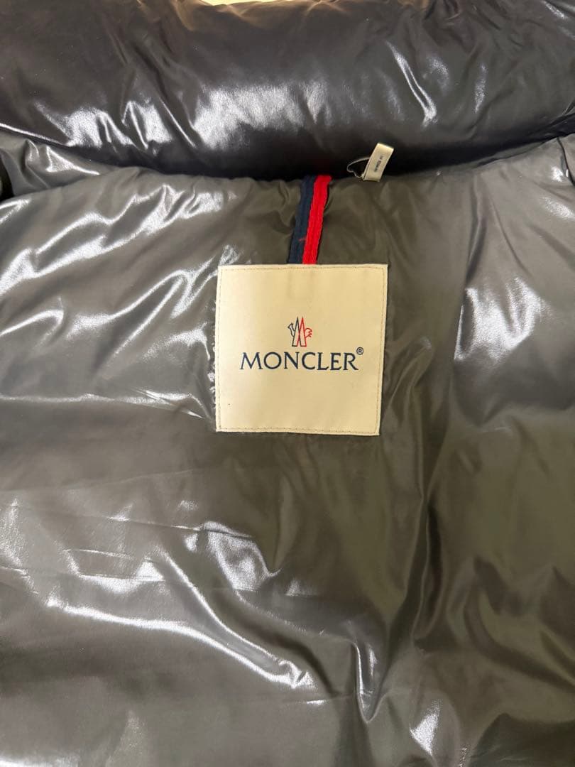 m*c様 中古美品　モンクレール　ダウンベスト　ブラック　　MONCLER ナイ