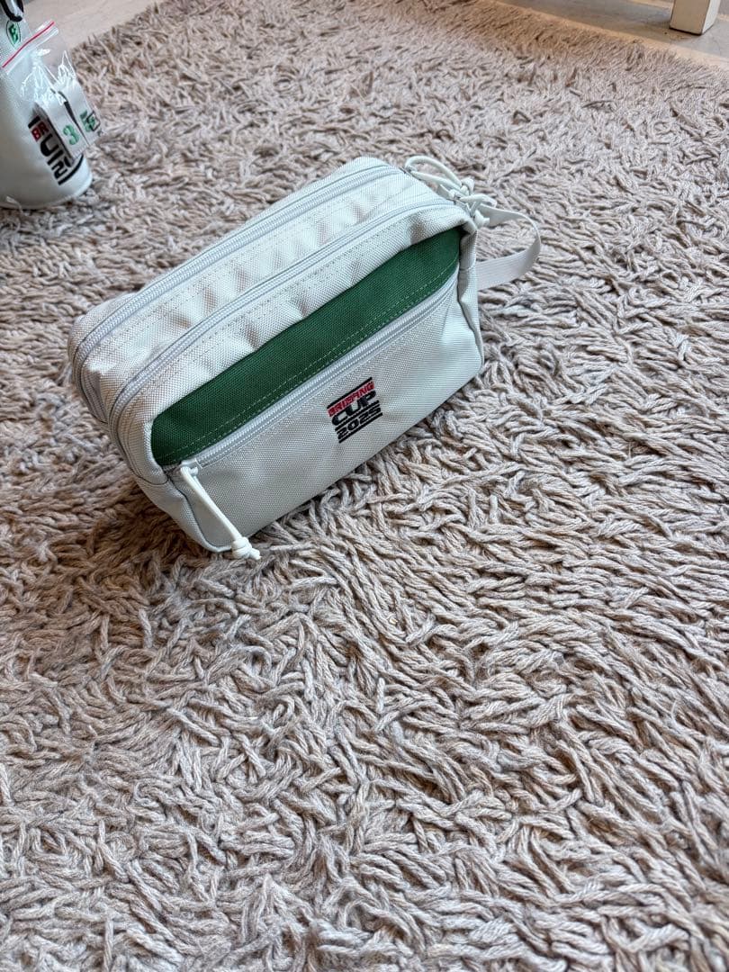 ブリーフィング ポーチ ホワイト/グリーン　非売品　新品