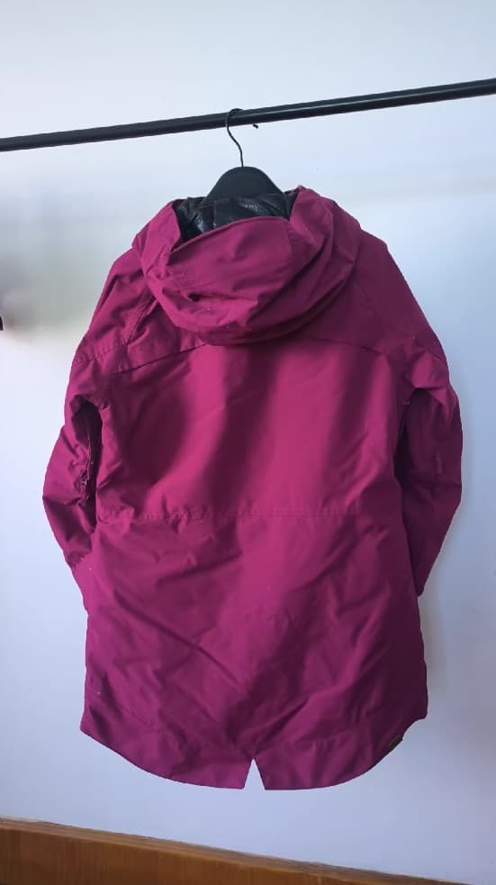 新品Roxy XSサイズ スキー スノーボード 兼用ジャッケット 女性 ロキシー