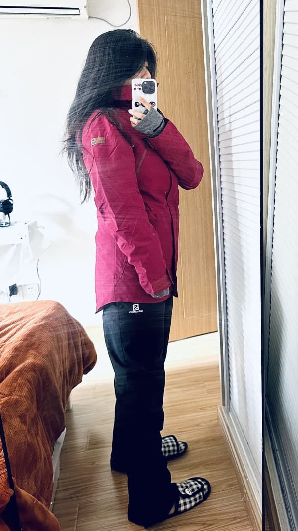 新品Roxy XSサイズ スキー スノーボード 兼用ジャッケット 女性 ロキシー