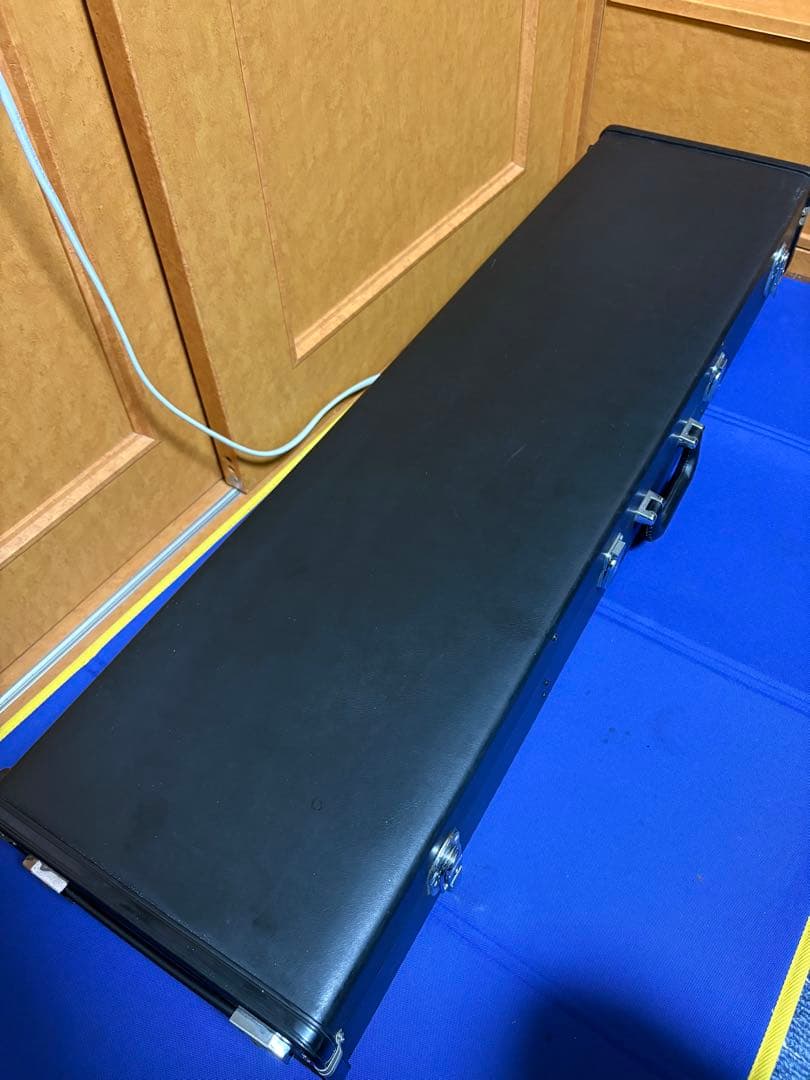 ”希少品”三味線セット　中棹（民謡、地唄、長唄兼用）ハードケース、撥、指すき付き