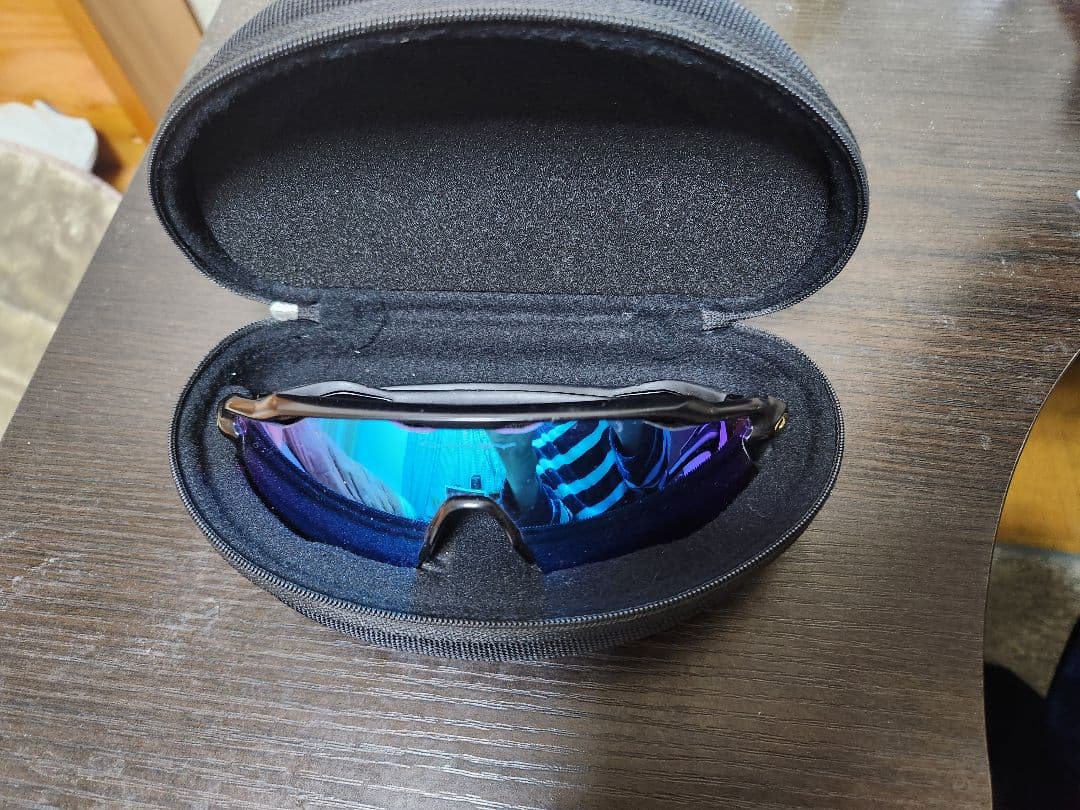 Oakley サングラス ブラック/ブルーグラデーション