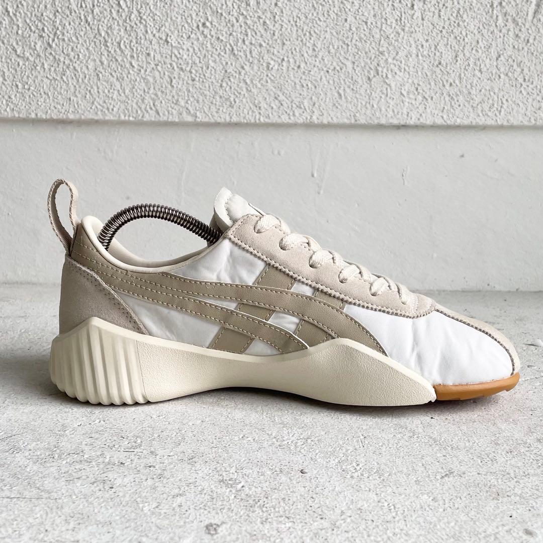 【極美品】Onitsuka Tiger ACROMOUNTアクロモント24.5