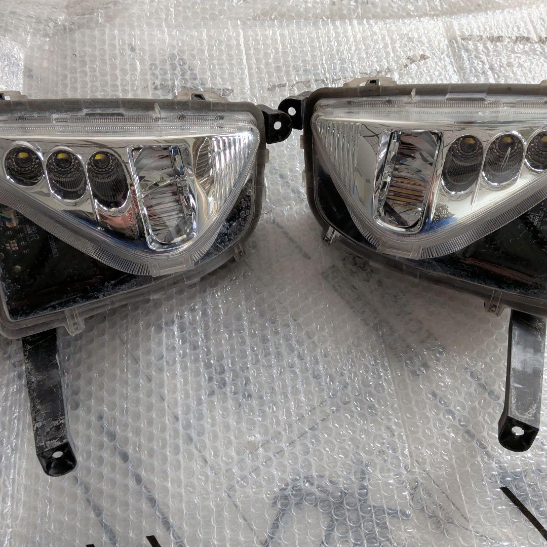 50プリウスフォグランプ 左右セット
