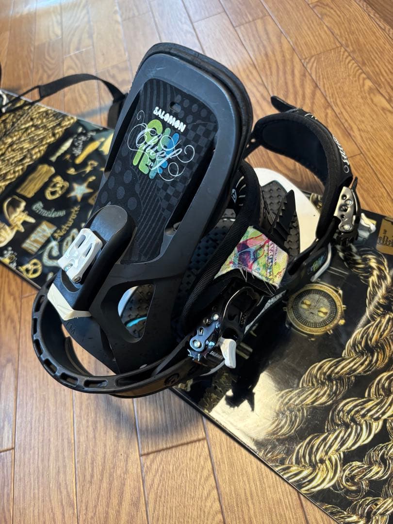 スノーボード（Burton）とビンディング、ブーツ（salomon）ケース付き