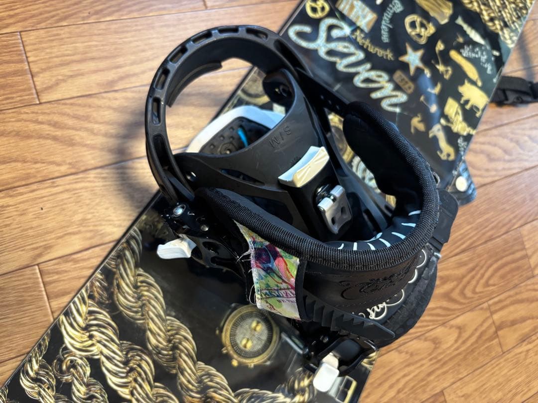 スノーボード（Burton）とビンディング、ブーツ（salomon）ケース付き