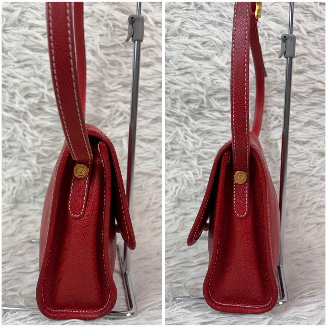 美品✨LOEWE　ショルダーバッグ　シボ革　アナグラム　赤　レザー　ゴールド金具