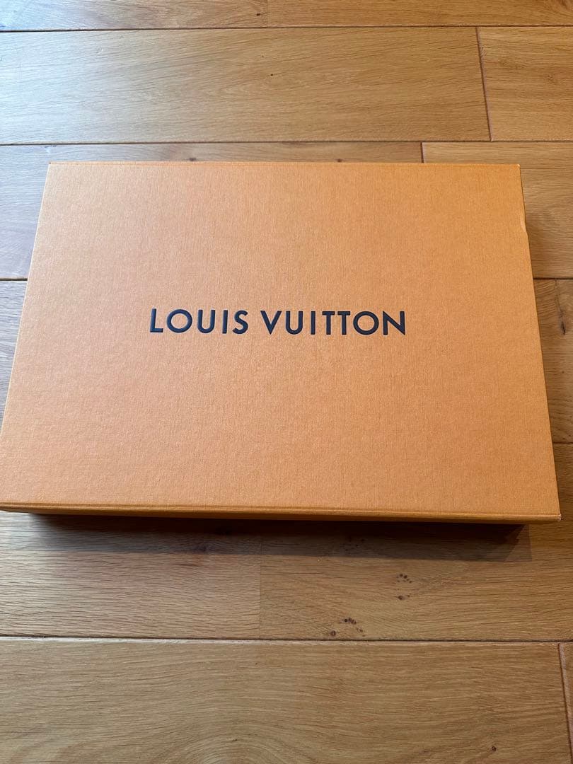 16日までの価格！ルイヴィトン マフラー エシャルプ ロゴマニア 正規品