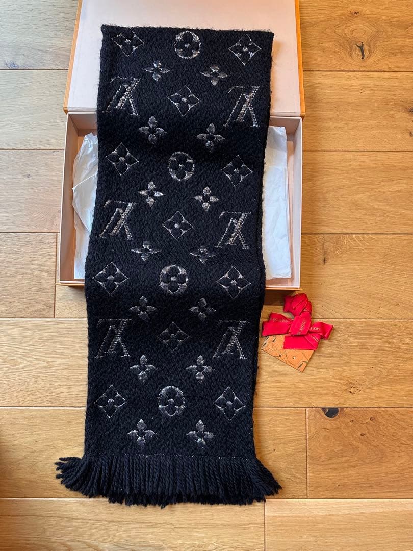 16日までの価格！ルイヴィトン マフラー エシャルプ ロゴマニア 正規品
