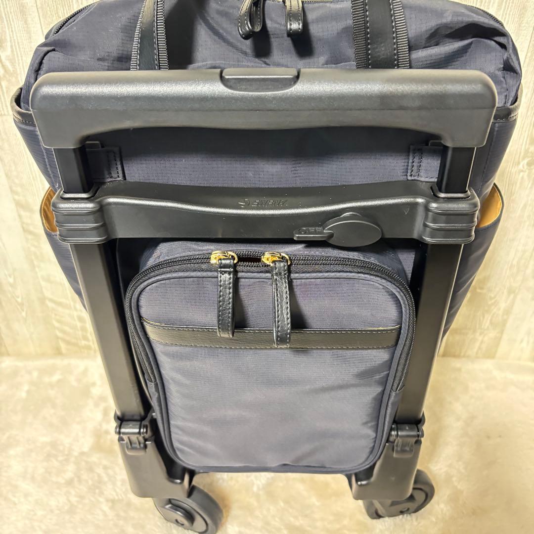 ⭐️美品⭐️スワニー キャリーバッグ 4輪ストッパー付　黒　リボン