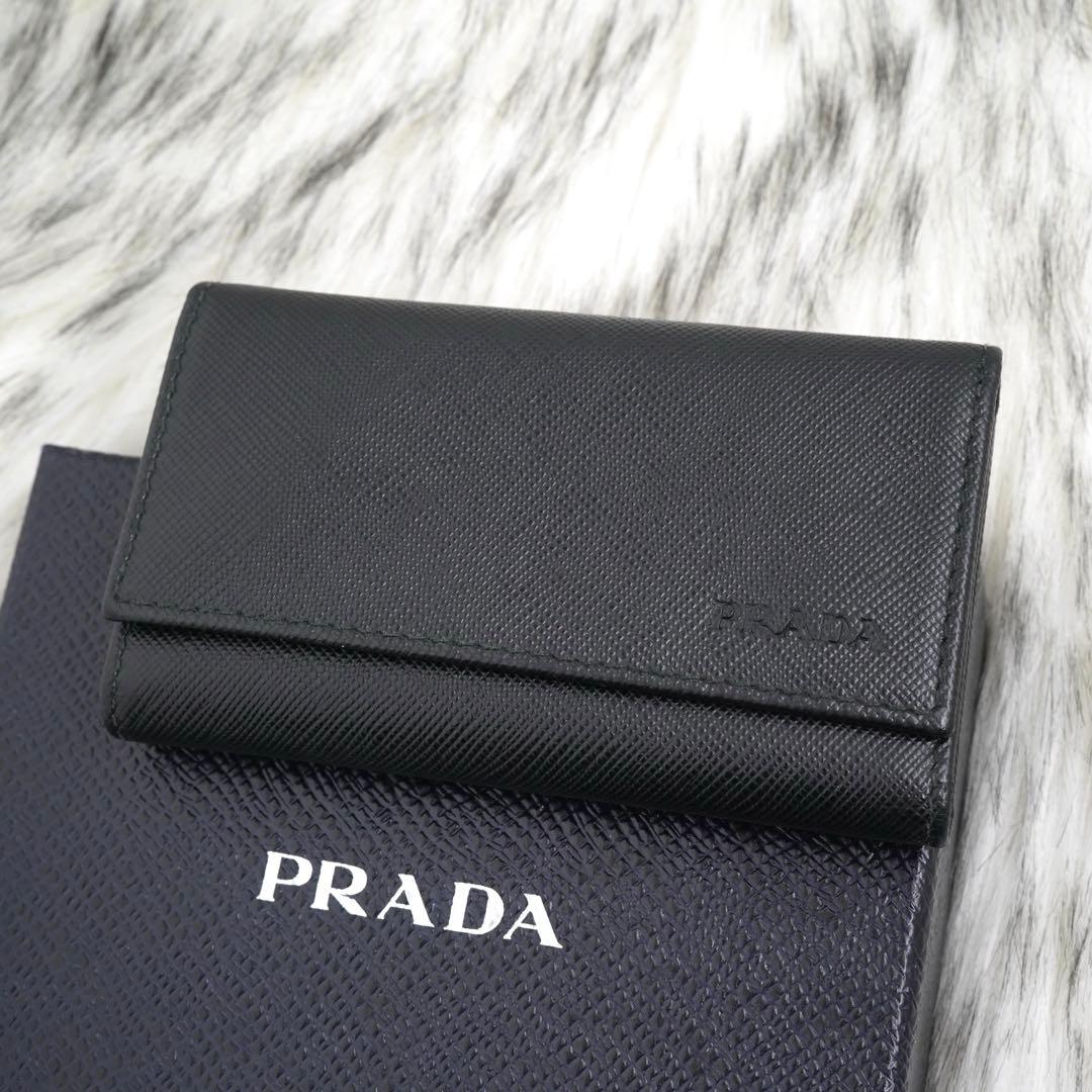 極美品　PRADA プラダ　キーケース　サフィアーノレザー　ロゴグラム　ブラック