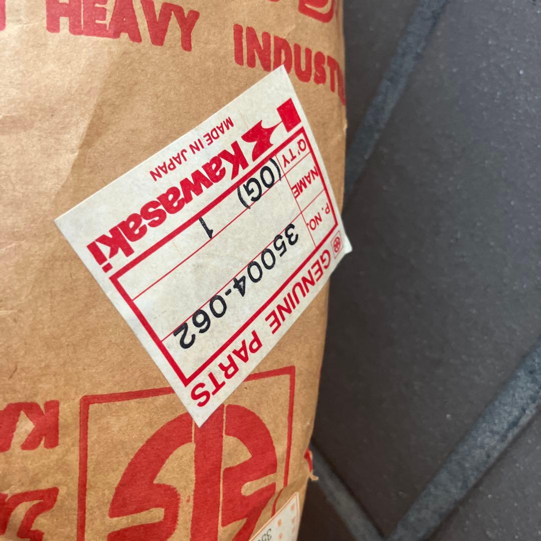 カワサキ　純正　W1S フロントフェンダー　未使用　クロームメッキ