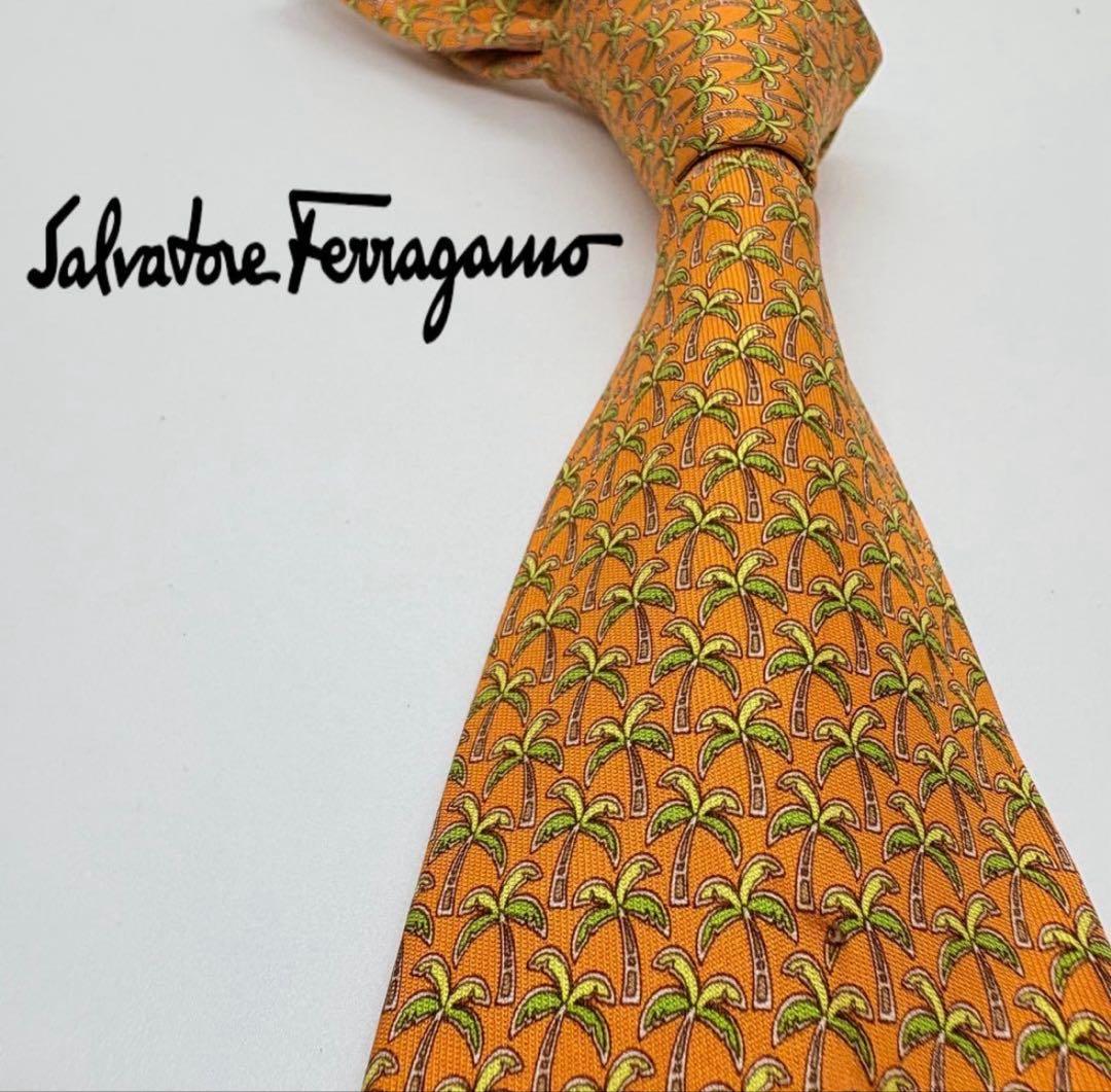 【美品】HERMES/エルメス　ネクタイ　総柄