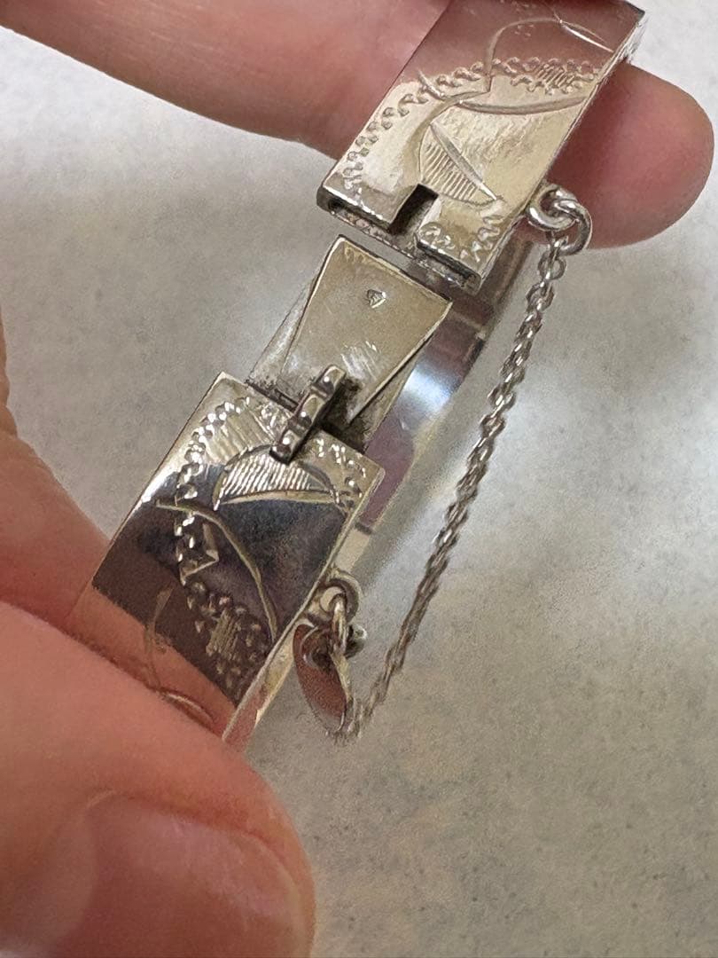 シルバー エングレーブ バングル