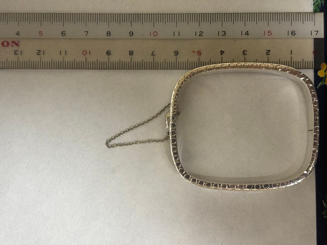 シルバー エングレーブ バングル